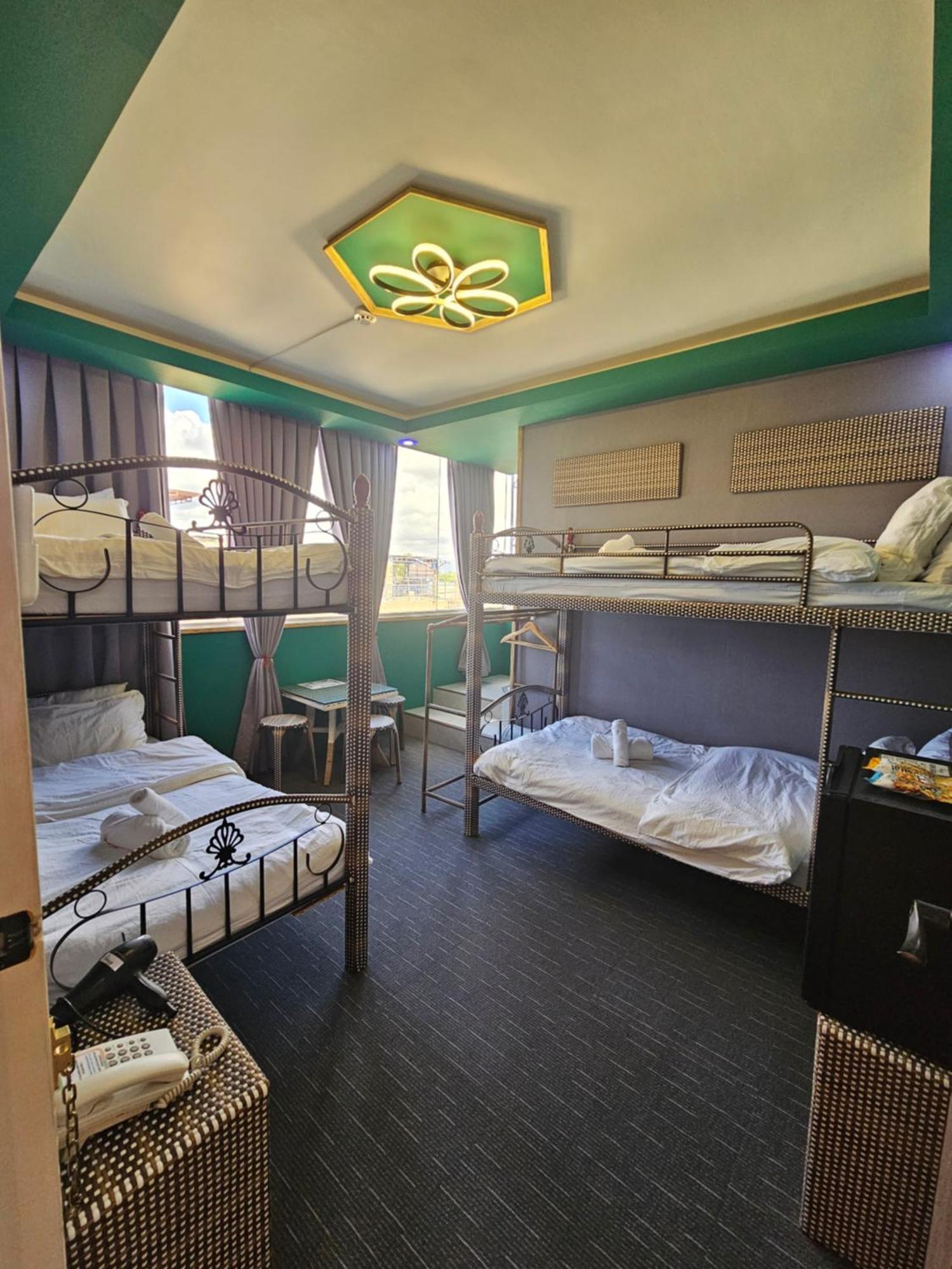 Attic Capsule Hotel Marigondon  ภายนอก รูปภาพ